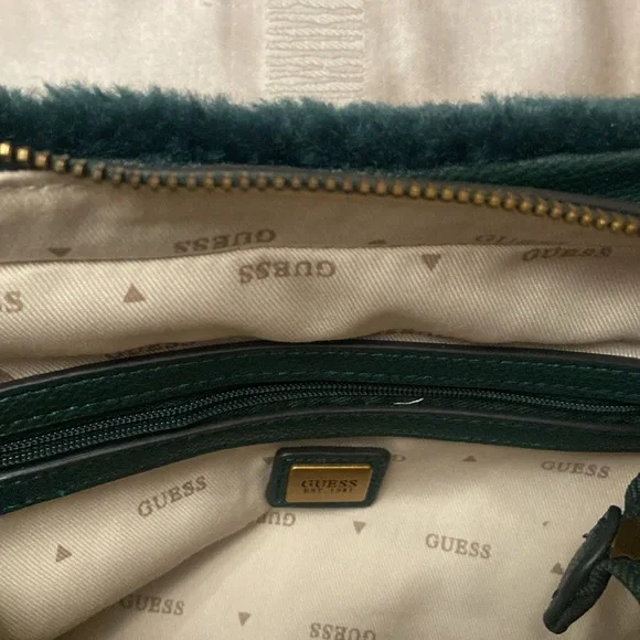 Furry, dark green Guess bag. - Picture 2 of 7